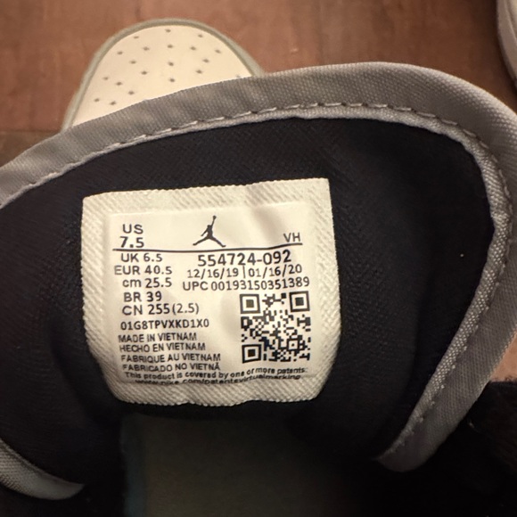 Nike Air Jordan Sneakers - Black and White - Picture 2 of 3